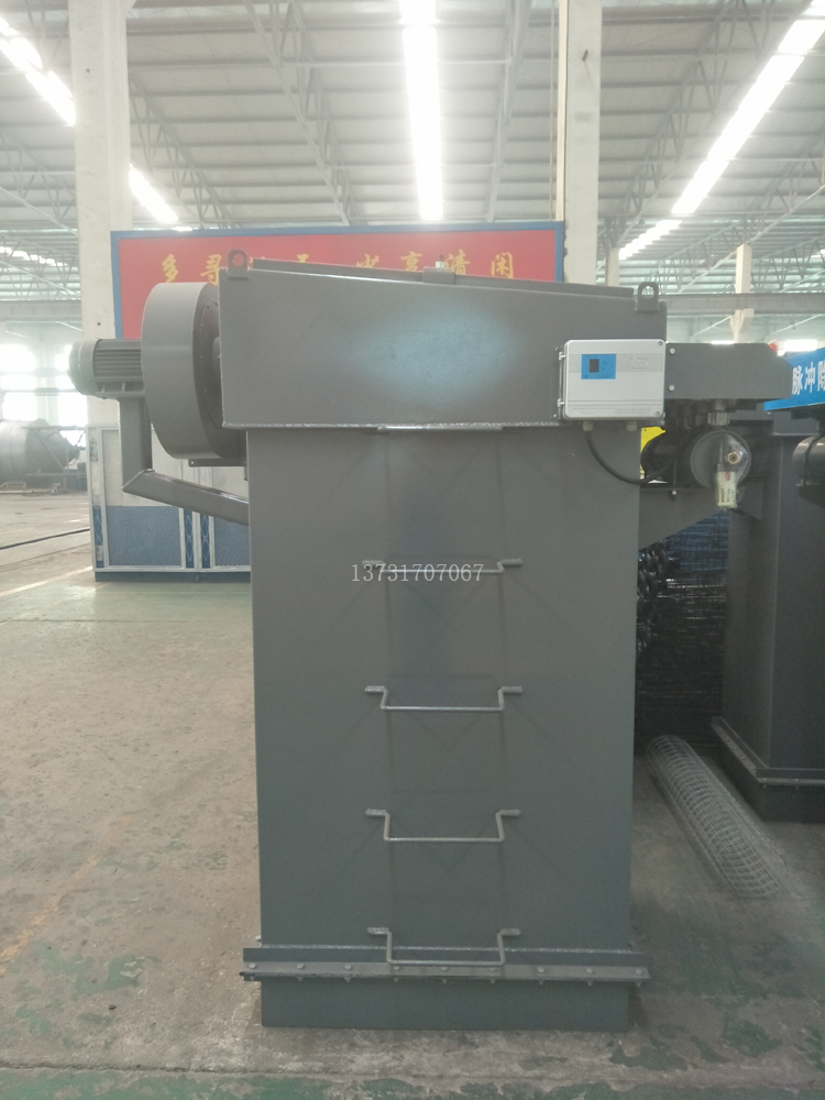 2018年最新研發(fā)15m2、25m2倉(cāng)頂布袋除塵器投放市場(chǎng)