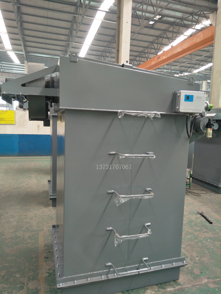 2018年最新研發(fā)15m2、25m2倉(cāng)頂布袋除塵器投放市場(chǎng)