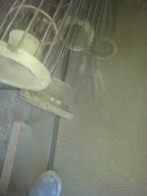 有客戶咨詢問除塵布袋更換了需要更換除塵器骨架嗎？